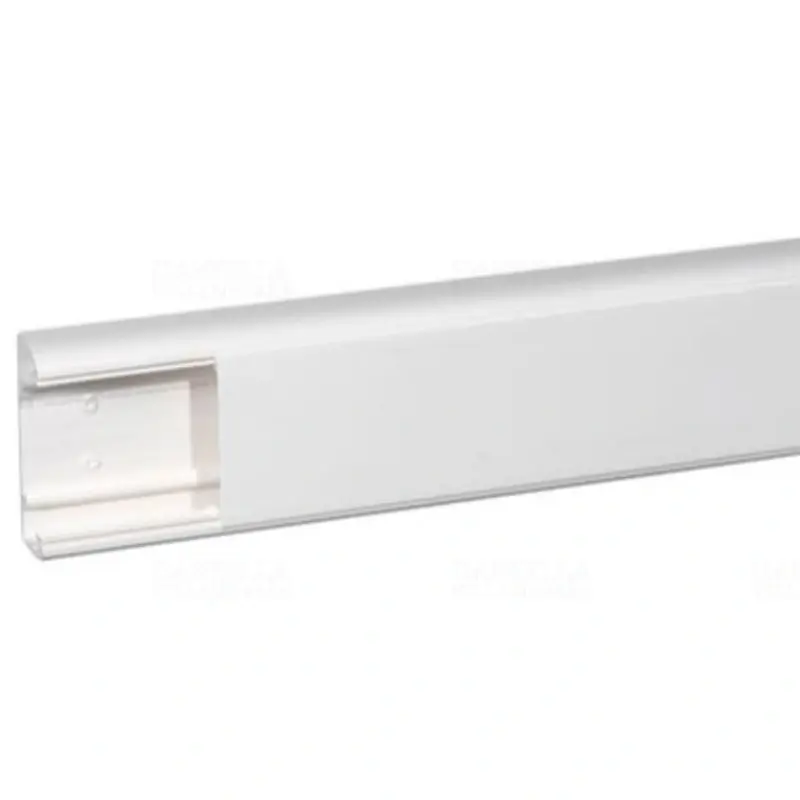 Legrand 010463 DLP 35x105mm, univerzális kábelcsatorna 85mm hajlékony fedéllel, válaszfal nélkül, Program Mosaic szerelvényekkel szerelhető, 2m, fehér Népszerű